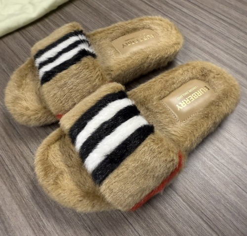 Burberry Shoes (Pompano Beach, FL)