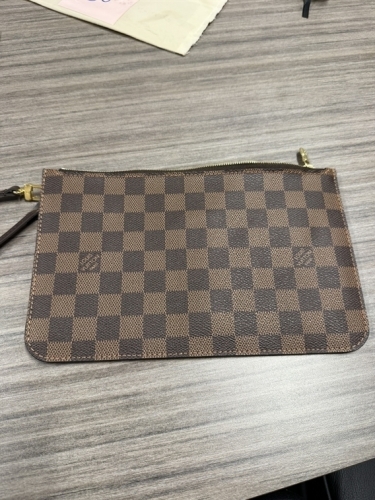Louis Vuitton Neverfull Pochette (Pompano Beach, FL)