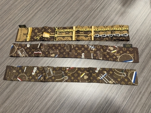 Louis Vuitton Silk Scarfs (Pompano Beach, FL)
