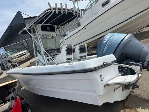 2004 20' Triumph Center Console (Spring Valley, CA) - 2025565800006801-001-0000