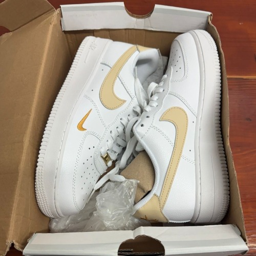 Adidas Yeezy & Nike Shoes (Guaynabo, PR)