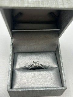 14K Gold & Diamond Ring (Laredo, TX)