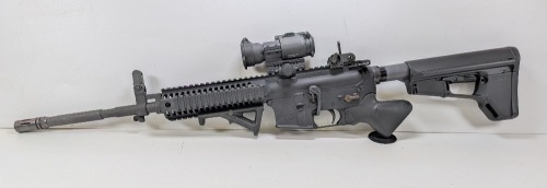 LMT Defender 2000 AR-15