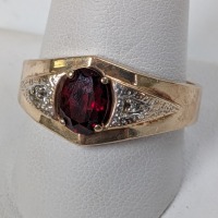 10K Yellow Gold Ring w/ Red Stone
