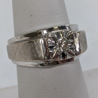 14K White Gold Diamond Ring