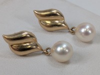 14k Yellow Gold & Pearl Earrings