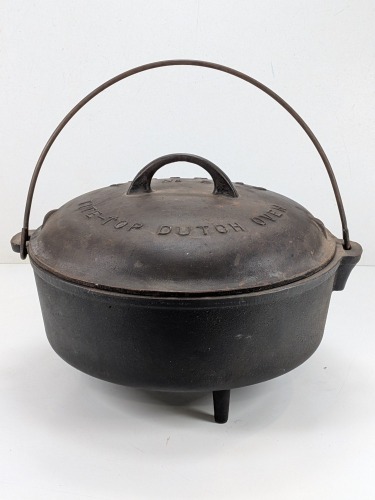 Griswold Tite-Top Cast Iron Dutch Oven No. 8