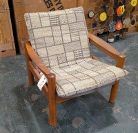 Domino Mobler Chair