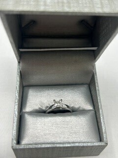 14K Gold & Diamond Ring (Laredo, TX)