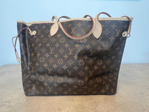 Louis Vuitton "Neverfull GM" Tote Bag (Laredo, TX)