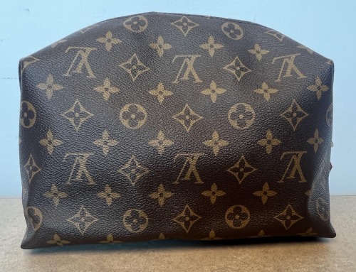 Louis Vuitton "Cosmetic Pouch GM (Laredo, TX)