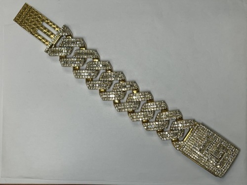 A 14K Yellow Gold and Natural Diamond Cuban Link Necklace (Pompano Beach, FL)