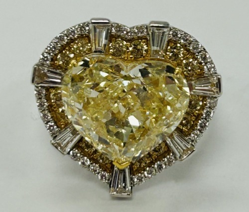 18K Gold & Diamond Ring (Dayton, NJ)