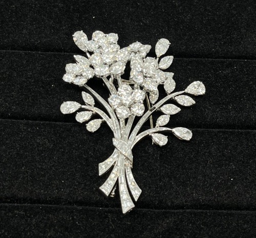 Platinum Van Cleef & Arpels Diamond Brooch (Dayton, NJ)