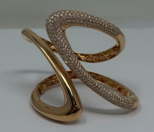 18K Gold & Diamond Bangle Bracelet (Dayton, NJ)