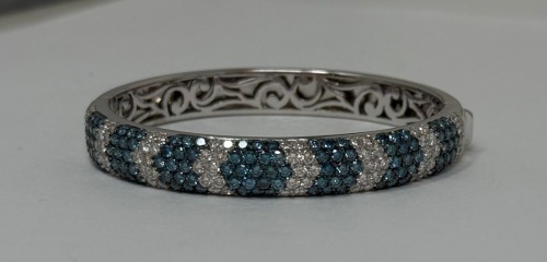 18K Gold & Diamond Bangle Bracelet (Dayton, NJ)