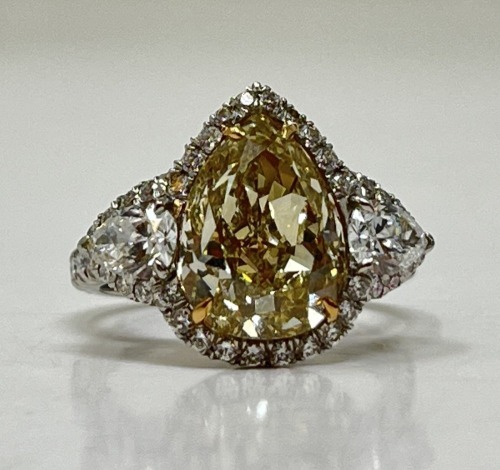 18K Gold & Diamond Ring (Dayton, NJ)