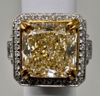 18K Gold & Diamond Ring (Dayton, NJ)