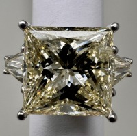 14K Gold & Diamond Ring (Dayton, NJ)