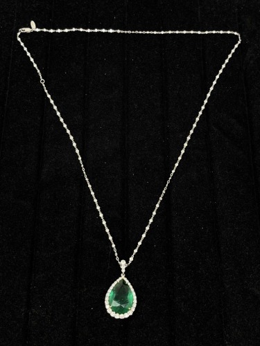 18K Gold Chain & Diamond Pendant (Dayton, NJ)