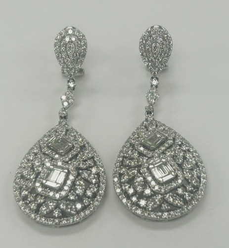 18K Gold Diamond Earrings (Dayton, NJ)