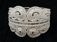 18K Gold Diamond Hinged Bangle Bracelet (Dayton, NJ)