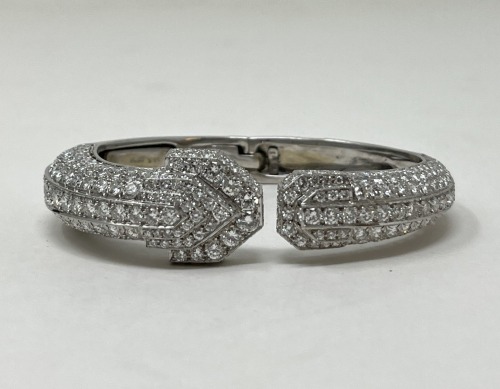 Platinum "David Webb" Diamond Hinged Bangle (Dayton, NJ)