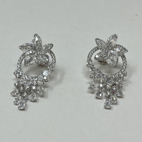 18K Gold Diamond Earrings (Dayton, NJ)