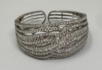 18K Gold Diamond Hindged Bangle Bracelet (Dayton, NJ)