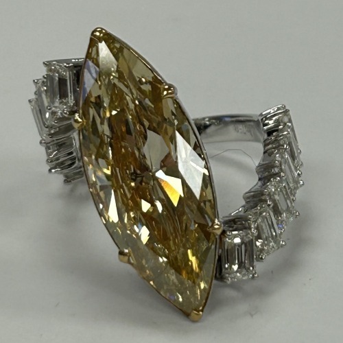 18KW Gold & Diamond Ring (Dayton, NJ)