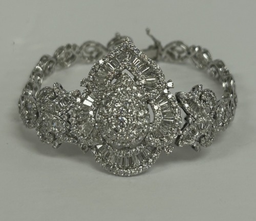 18K Gold & Diamond Bracelet (Dayton, NJ)