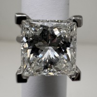 Platinum & Diamond Solitaire Ring (Dayton, NJ)