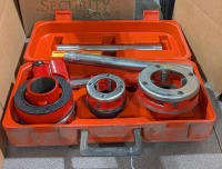 Ratcheting Pipe Threader