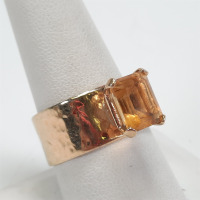 14K Gold Ring w/ Yellow Stone