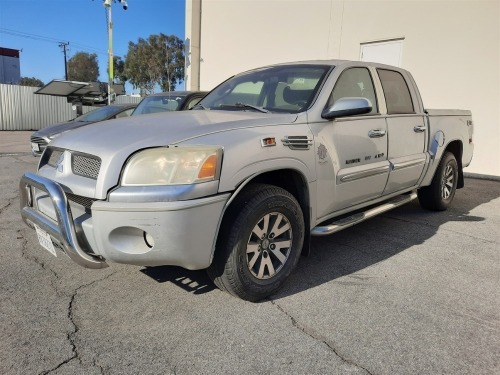 2008 Mitsubishi Raider V6 4WD Truck