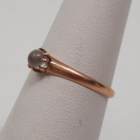 14K Gold Ring w/ Stone