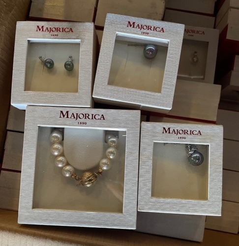 Imitation Jewelry (Guaynabo, PR)