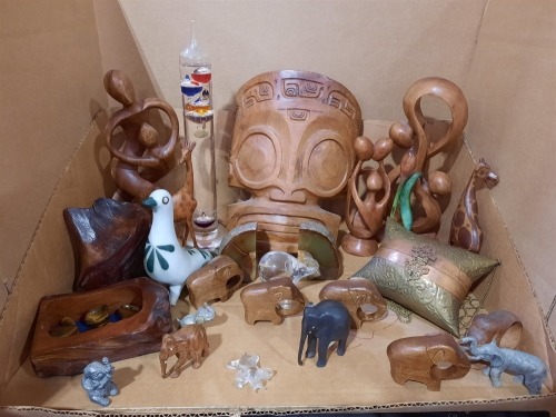 (1) Ctn Wood & Other Decor
