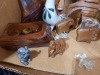 (1) Ctn Wood & Other Decor - 3