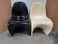 (2) Plastic Lounge Chairs