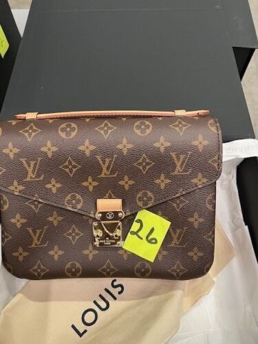 Louis Vuitton Messenger Bag (Laredo, TX)