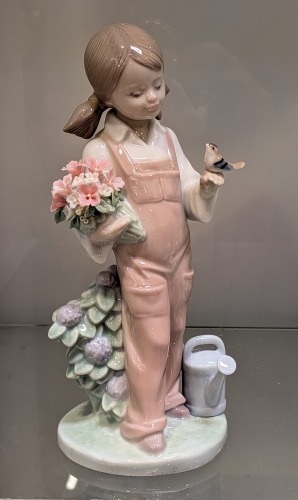 "Llardo" Figurine