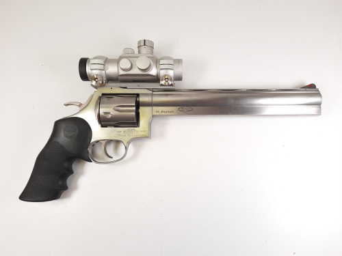 Dan Wesson Firearms 744 Revolver