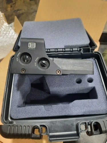 Holographic Weapon Sight (Channel Dist/Bensenville, IL)