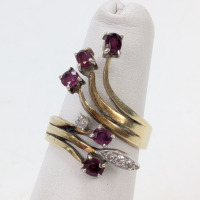 14K Yellow Gold (4) Diamond & (5) Pink Stone Ring