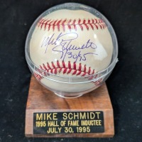 Mike Schmidt Autograph Baseball