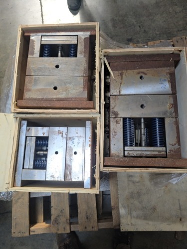 Injection Mould (Marine Trk/Los Angeles, CA)