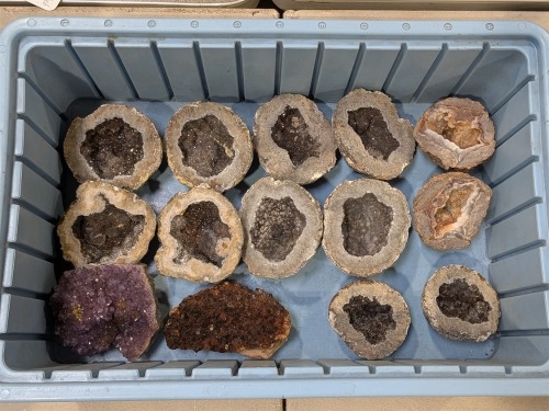 Geodes & Crystal Clusters